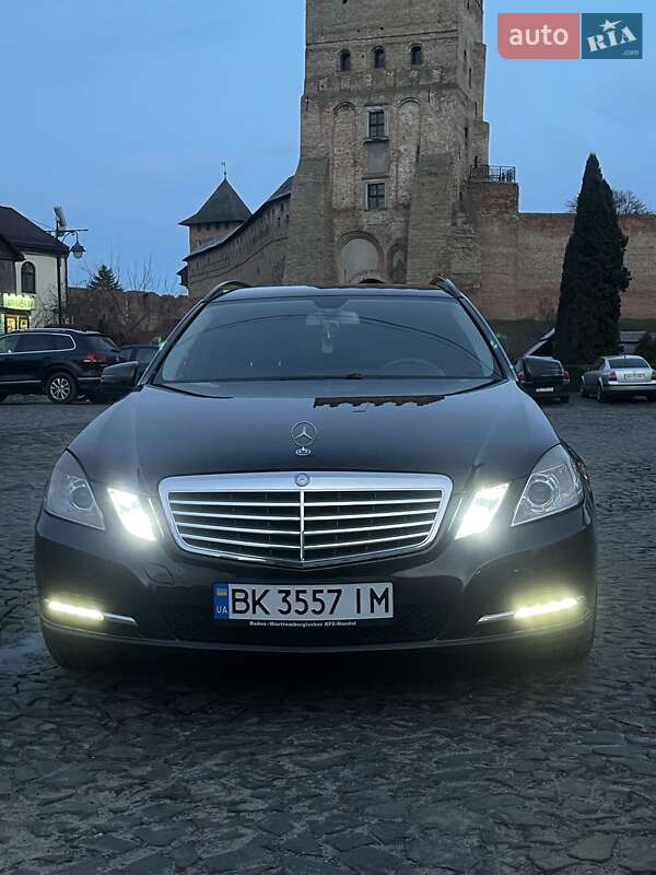 Mercedes-Benz E-Class 2011