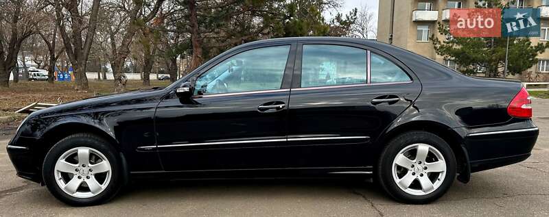 Седан Mercedes-Benz E-Class 2005 в Николаеве