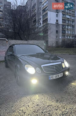 Седан Mercedes-Benz E-Class 2006 в Дніпрі