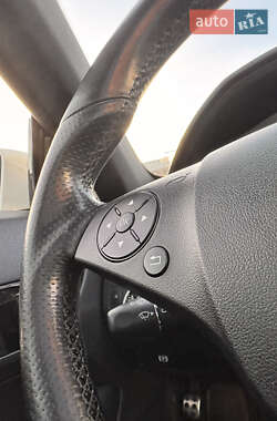Купе Mercedes-Benz E-Class 2011 в 