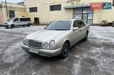 Седан Mercedes-Benz E-Class 1997 в Рівному