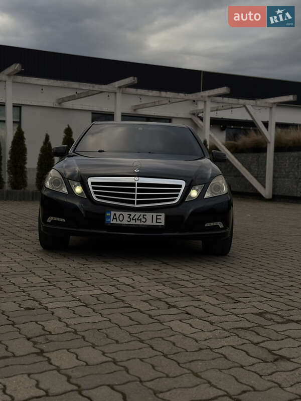 Седан Mercedes-Benz E-Class 2009 в Иршаве