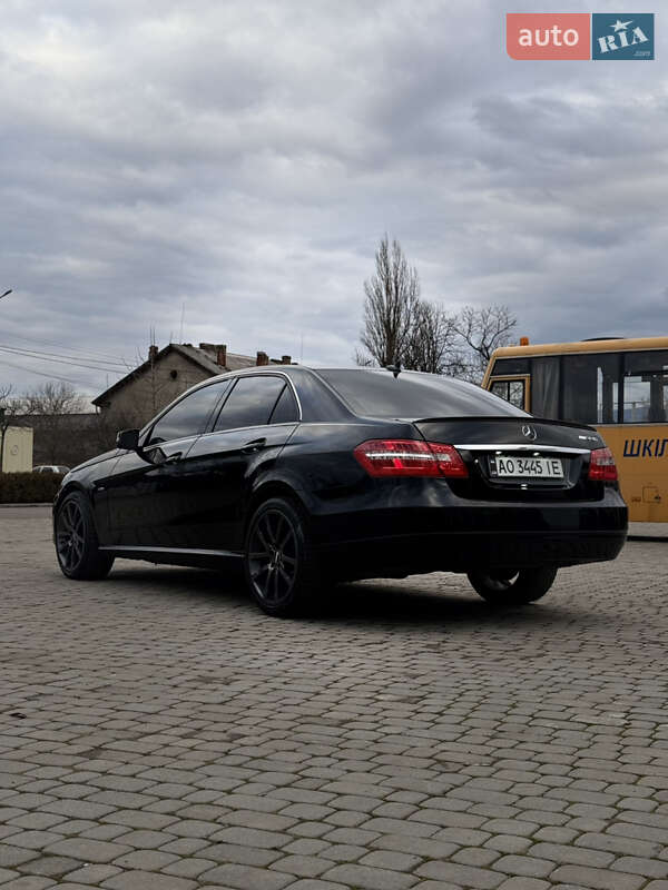 Седан Mercedes-Benz E-Class 2009 в Иршаве