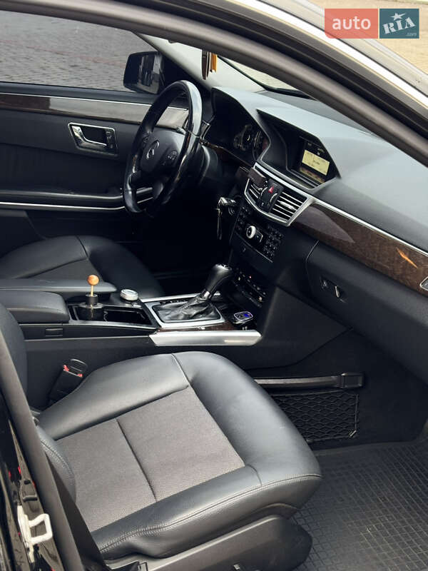 Седан Mercedes-Benz E-Class 2009 в Иршаве