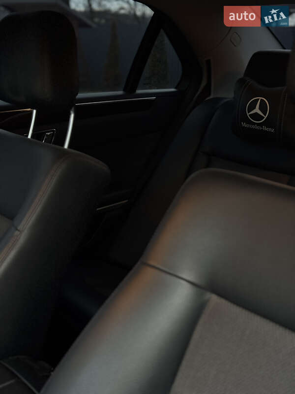 Седан Mercedes-Benz E-Class 2009 в Иршаве