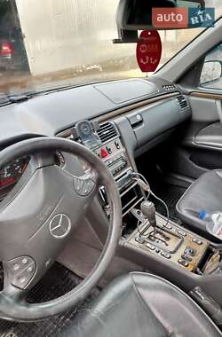 Седан Mercedes-Benz E-Class 2000 в Вижниці