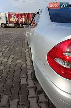 Седан Mercedes-Benz E-Class 2003 в Чернівцях