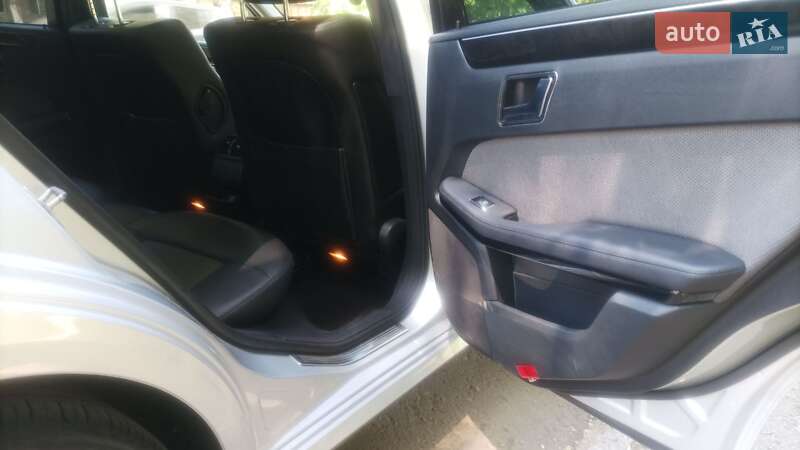 Седан Mercedes-Benz E-Class 2010 в Одесі