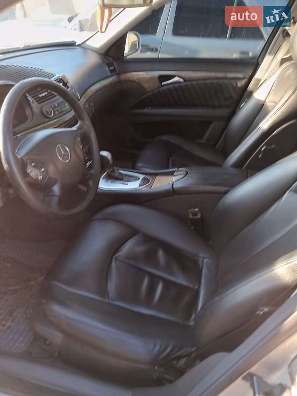 Седан Mercedes-Benz E-Class 2003 в Сокирянах