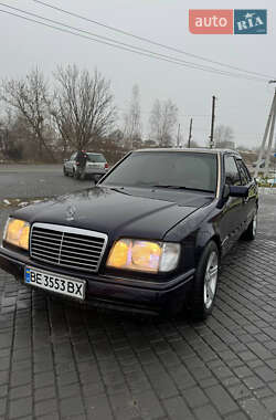 Седан Mercedes-Benz E-Class 1993 в Києві