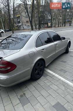 Седан Mercedes-Benz E-Class 2004 в 