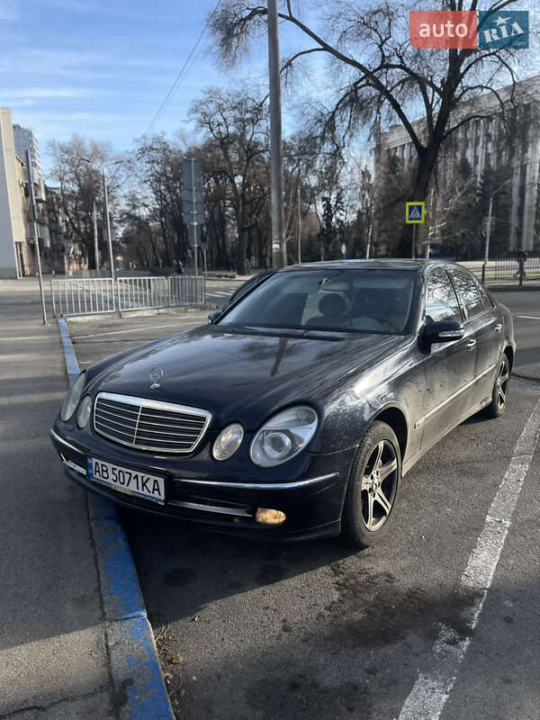 Седан Mercedes-Benz E-Class 2003 в Днепре