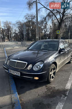 Седан Mercedes-Benz E-Class 2003 в Дніпрі