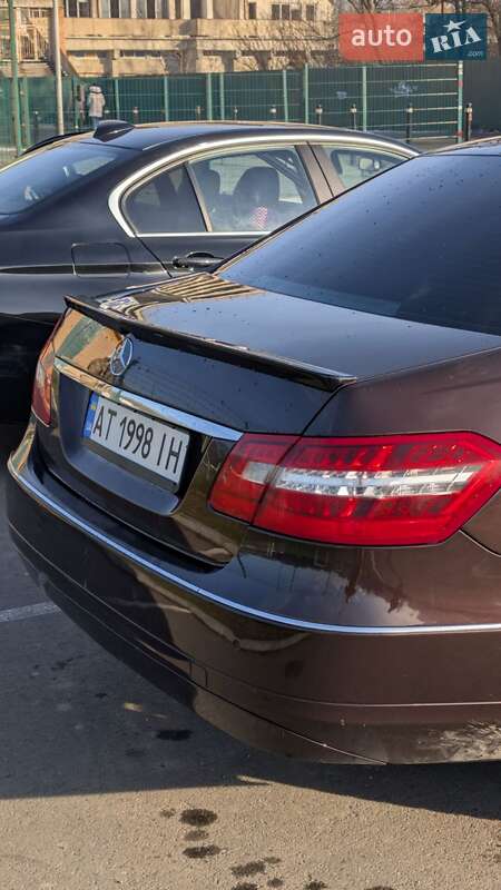 Седан Mercedes-Benz E-Class 2009 в Ивано-Франковске