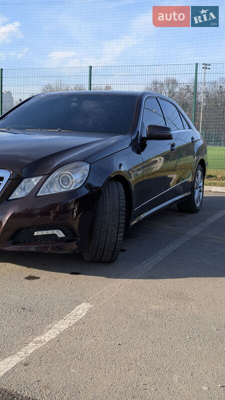 Седан Mercedes-Benz E-Class 2009 в Ивано-Франковске