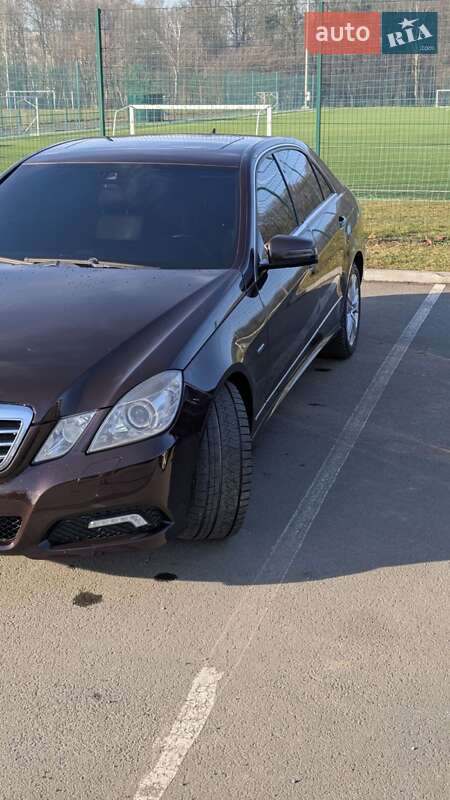 Седан Mercedes-Benz E-Class 2009 в Ивано-Франковске