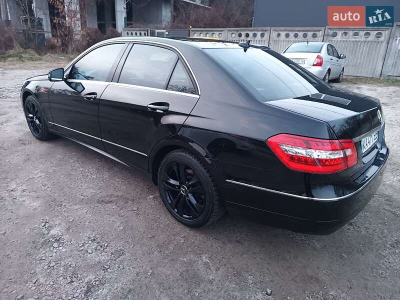 Седан Mercedes-Benz E-Class 2009 в Киеве