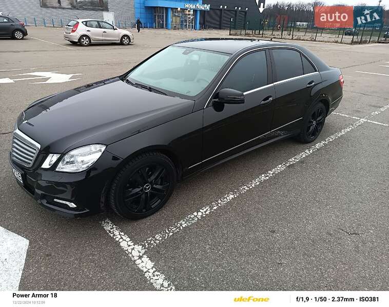 Седан Mercedes-Benz E-Class 2009 в Киеве