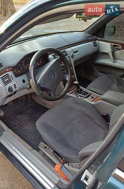 Седан Mercedes-Benz E-Class 1996 в 
