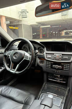 Седан Mercedes-Benz E-Class 2012 в Києві