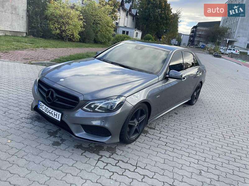 Седан Mercedes-Benz E-Class 2015 в Львові