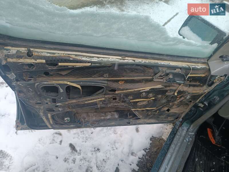 Седан Mercedes-Benz E-Class 1992 в Николаеве