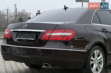 Седан Mercedes-Benz E-Class 2010 в Львові