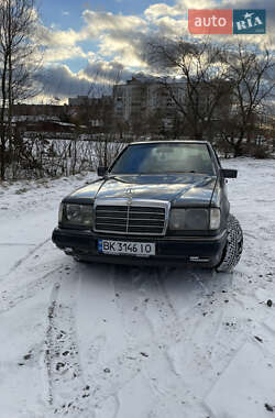 Седан Mercedes-Benz E-Class 1990 в Костопілі