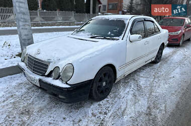 Седан Mercedes-Benz E-Class 2001 в Тернополі