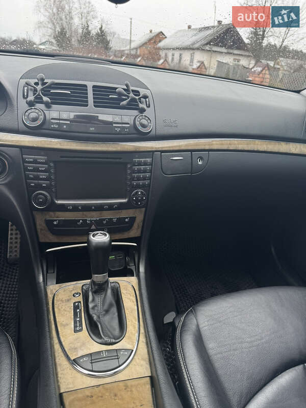 Седан Mercedes-Benz E-Class 2007 в Сарнах