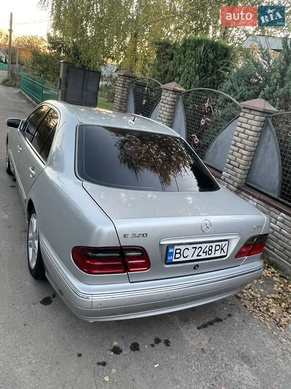 Седан Mercedes-Benz E-Class 2001 в Сокалі