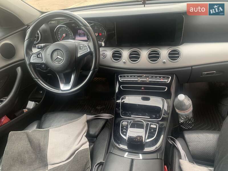 Седан Mercedes-Benz E-Class 2018 в Черновцах