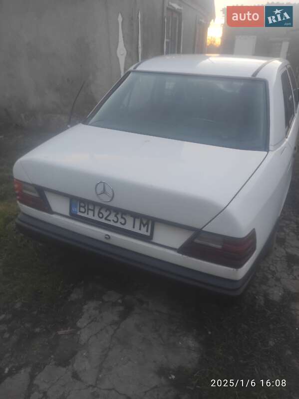 Седан Mercedes-Benz E-Class 1986 в Белгороде-Днестровском