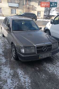 Седан Mercedes-Benz E-Class 1990 в Сколе