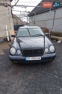 Седан Mercedes-Benz E-Class 1997 в Мукачевому