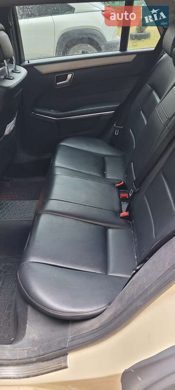 Универсал Mercedes-Benz E-Class 2013 в Новояворовске