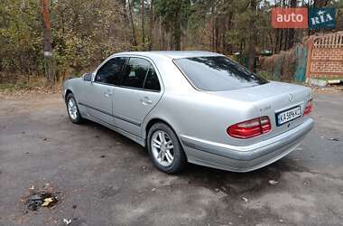 Седан Mercedes-Benz E-Class 2001 в Киеве