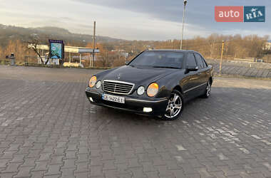 Седан Mercedes-Benz E-Class 2000 в Черновцах