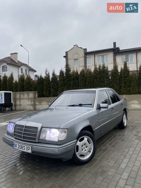 Седан Mercedes-Benz E-Class 1992 в Рівному