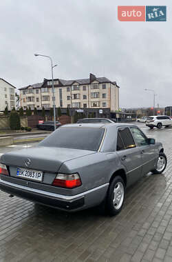 Седан Mercedes-Benz E-Class 1992 в Рівному