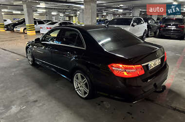 Седан Mercedes-Benz E-Class 2012 в Львове