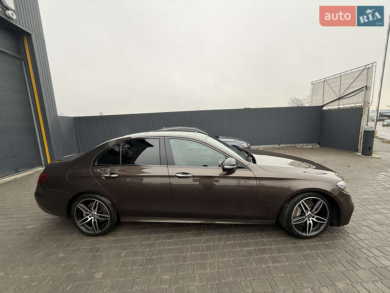 Седан Mercedes-Benz E-Class 2017 в 
