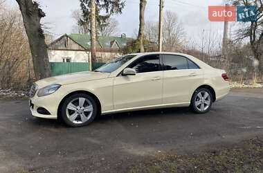 Седан Mercedes-Benz E-Class 2015 в Львове