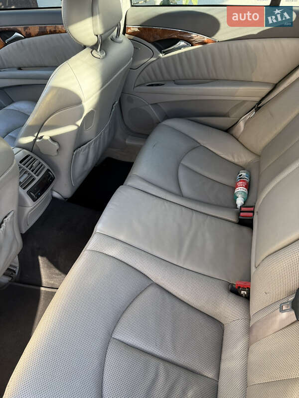 Седан Mercedes-Benz E-Class 2004 в Миколаєві