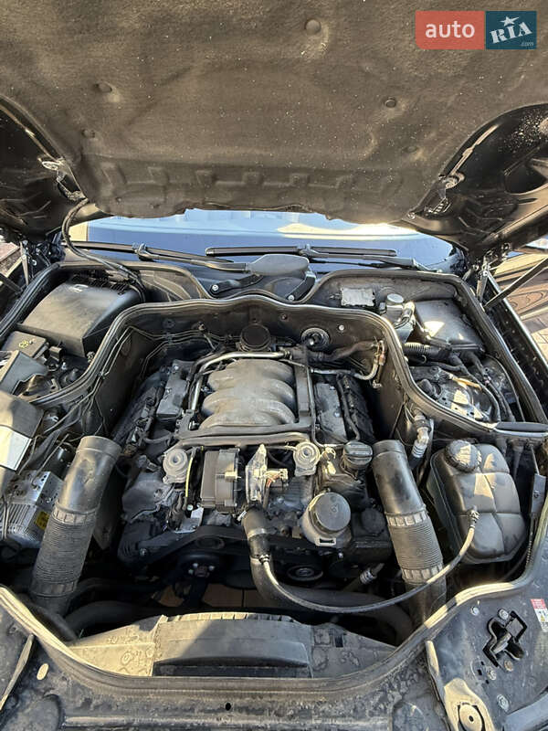 Седан Mercedes-Benz E-Class 2004 в Миколаєві
