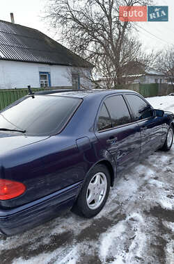 Седан Mercedes-Benz E-Class 1998 в Козелеці