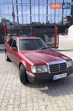 Седан Mercedes-Benz E-Class 1993 в Львове