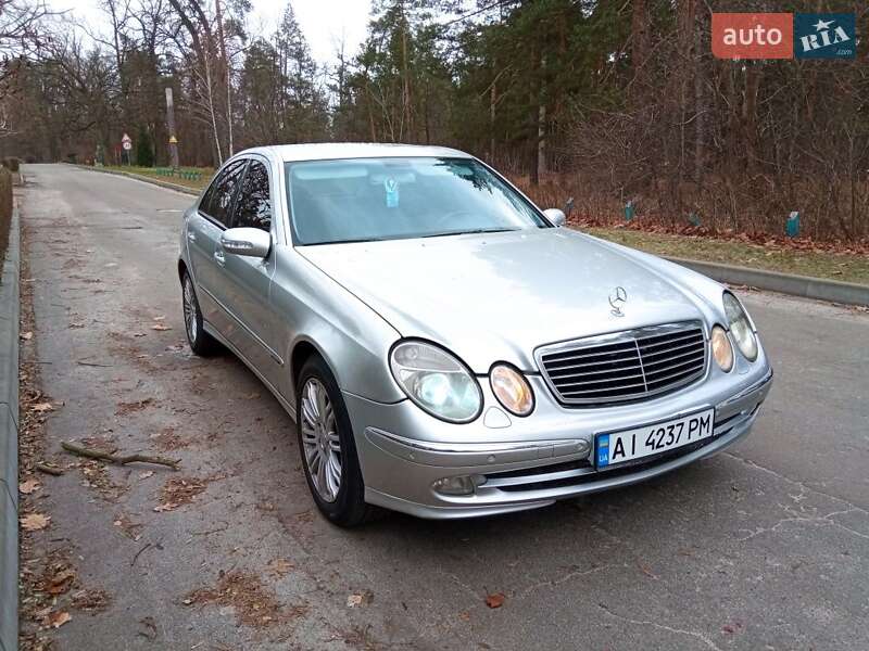 Седан Mercedes-Benz E-Class 2003 в Києві