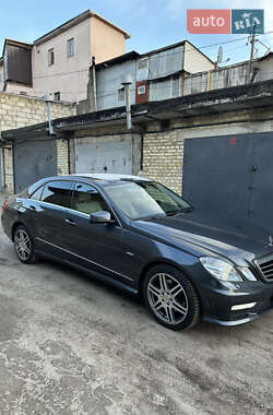 Седан Mercedes-Benz E-Class 2011 в 