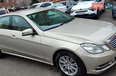 Седан Mercedes-Benz E-Class 2011 в 